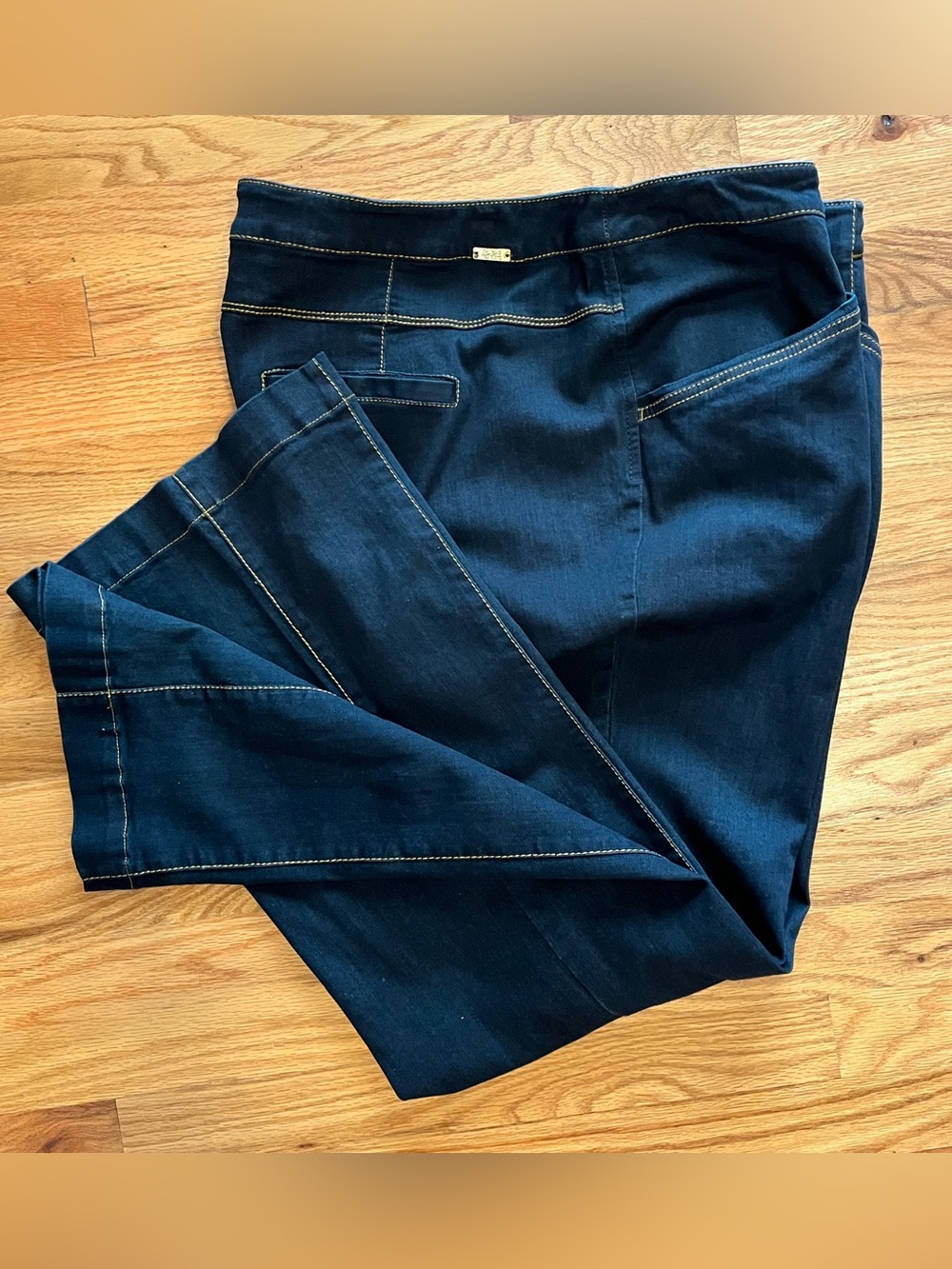 NEW 20W INC side-zip straight-leg stretch dress jeans.Comfort & stitching detail